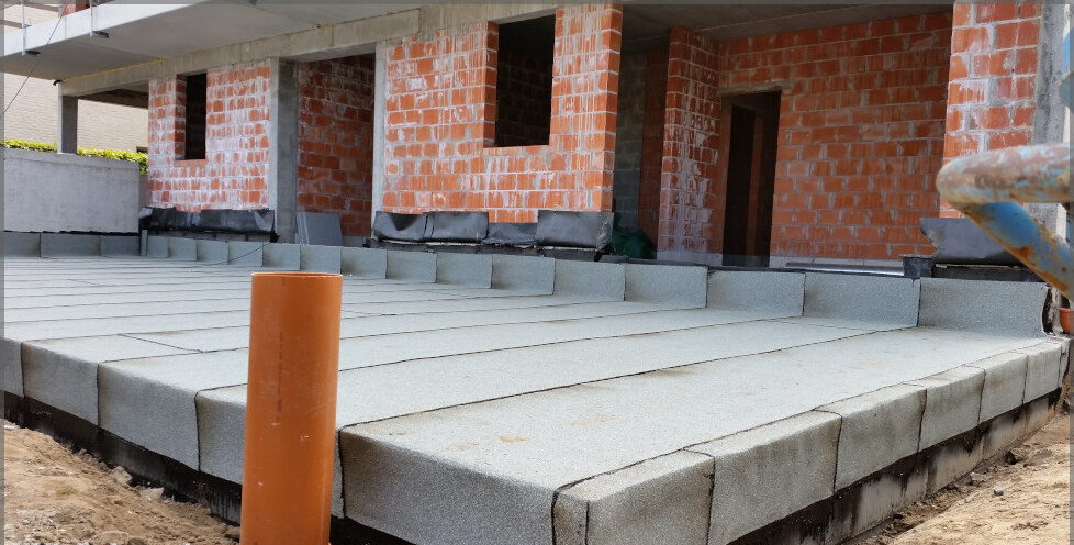 Wortelwerende roofing, geplaatst op ondergrondse garages