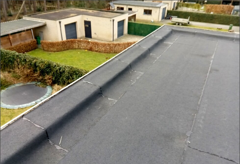 Reparatieroofing geplaatst over bestaande roofing