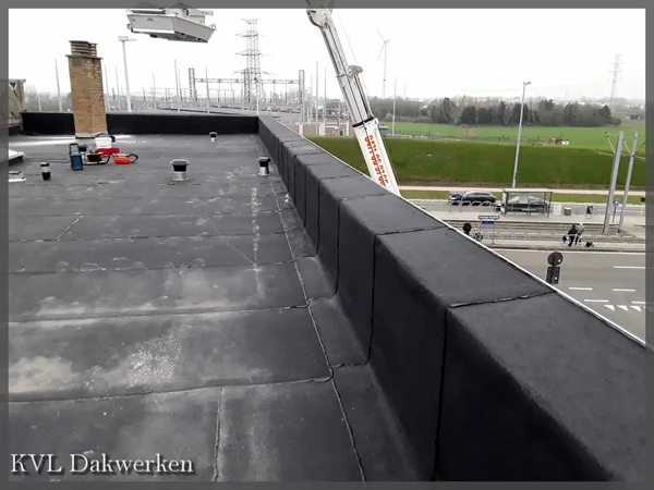 Plat dak met roofing