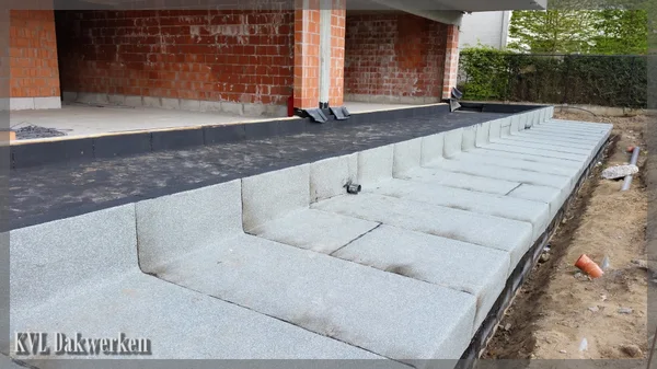 Wortelwerende roofing, geplaatst op ondergrondse garages
